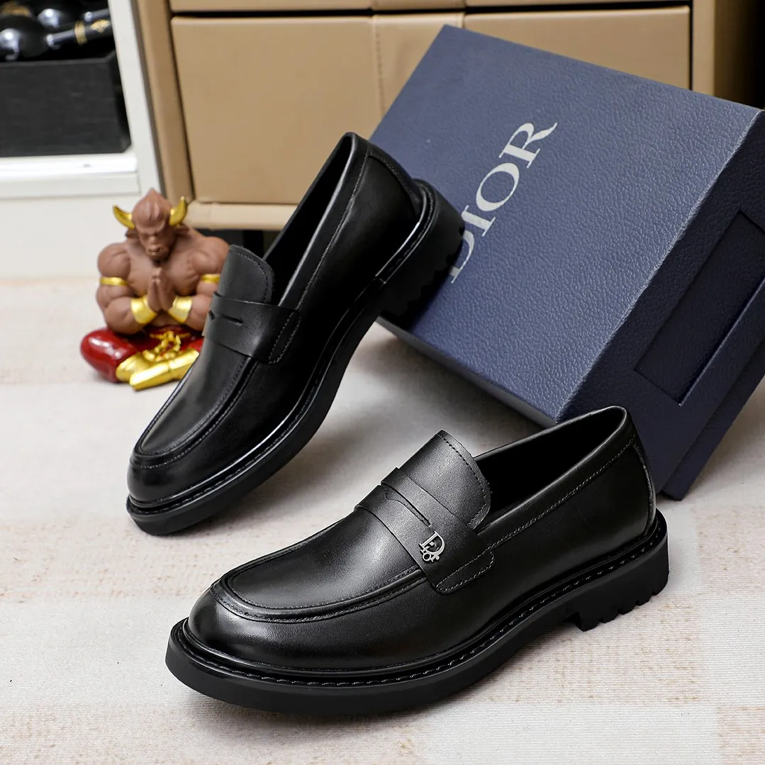 Men's shoes 💰520🕷️🕷️[Dior] Dior's new casual men's shoes are launched in Hong Kong counters. Official website 1:1 production. Italian woven cowhide + water-dyed 🐂 leather lining. Designed by European and American masters. Perfect shape to create counter quality, solid color rubber wear-resistant outsole and classic dazzling toe! Super versatile and very comfortable. High-end without losing taste, fashionable and novel! ! Absolute focus! 8 colors available! Code number 38-45……